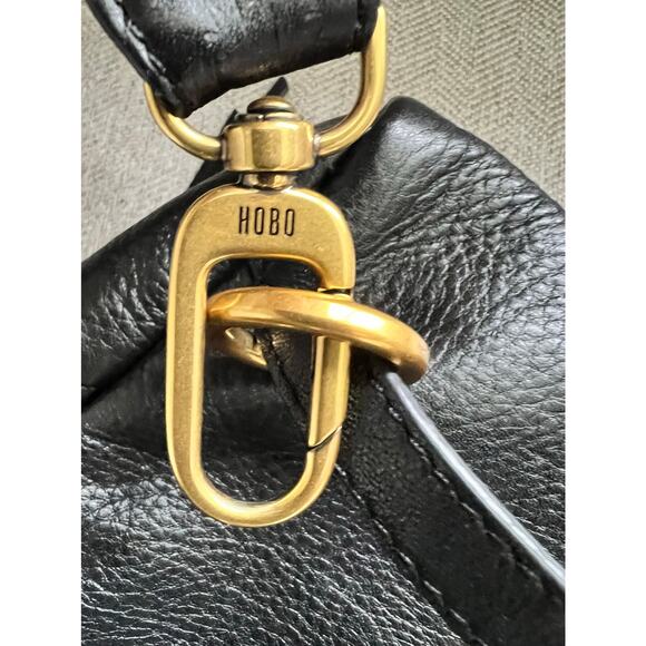Hobo Fern Sling Bag Crossbody Adjustable Black Pebble Leather Brass Hardware - Picture 3 of 15